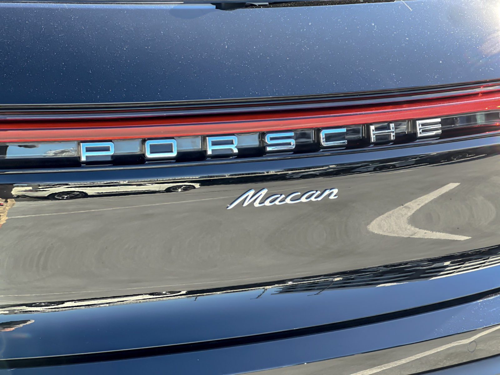 Used 2026 Porsche Macan AWD/4WD image 32