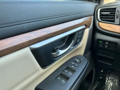 Used 2017 Honda CR-V Touring image 18