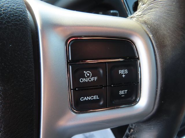 Used 2011 Chrysler 200 Limited FWD image 19