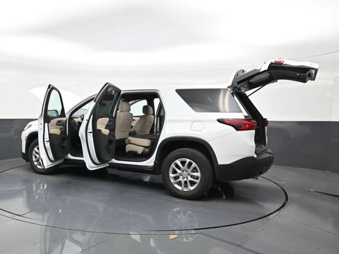 Used 2023 Chevrolet Traverse LS FWD image 30