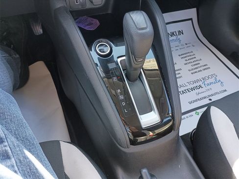 Used 2022 Nissan Versa SV image 26