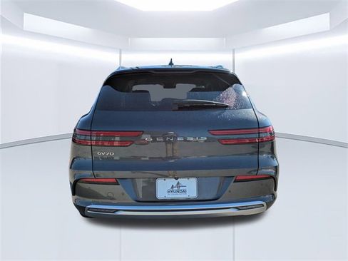 Used 2023 Genesis Electrified GV70 Advanced image 5