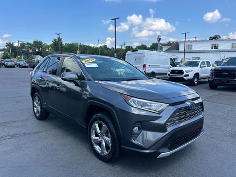 Used 2019 Toyota RAV4 Limited w/ Carpet Mat Package AWD/4WD image 22