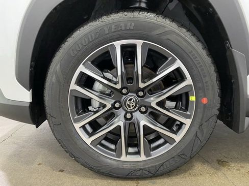 New 2026 Toyota Corolla Cross XLE w/ Convenience Package image 23