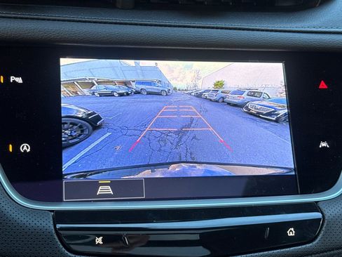 Used 2025 Cadillac XT6 Luxury FWD image 26