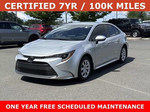 Used 2025 Toyota Corolla LE FWD image 5