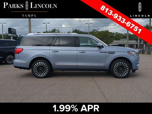 Certified 2021 Lincoln Navigator L Black Label w/ Cargo Convenience Package AWD/4WD image 3