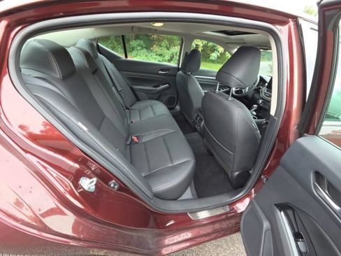Used 2025 Nissan Altima 2.5 SL FWD image 28