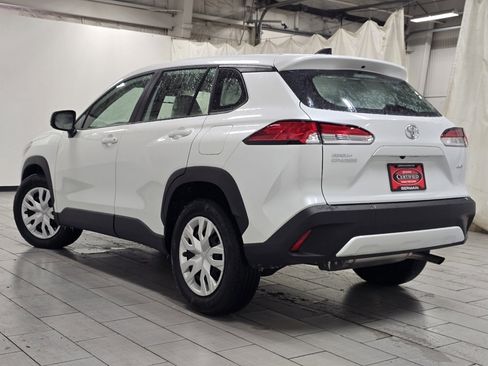 Certified 2024 Toyota Corolla Cross L image 11