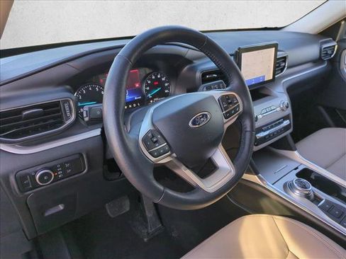 Used 2024 Ford Explorer XLT w/ Equipment Group 202A image 10