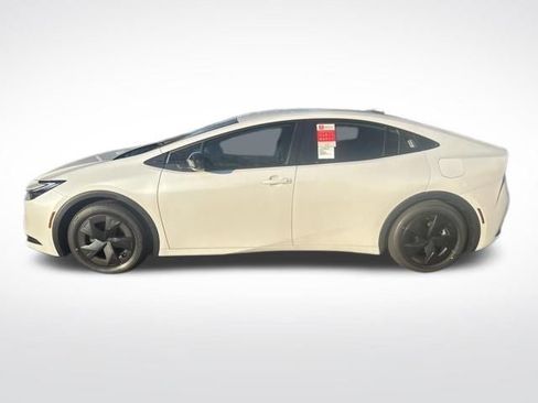 New 2026 Toyota Prius Plug-In Hybrid FWD image 2