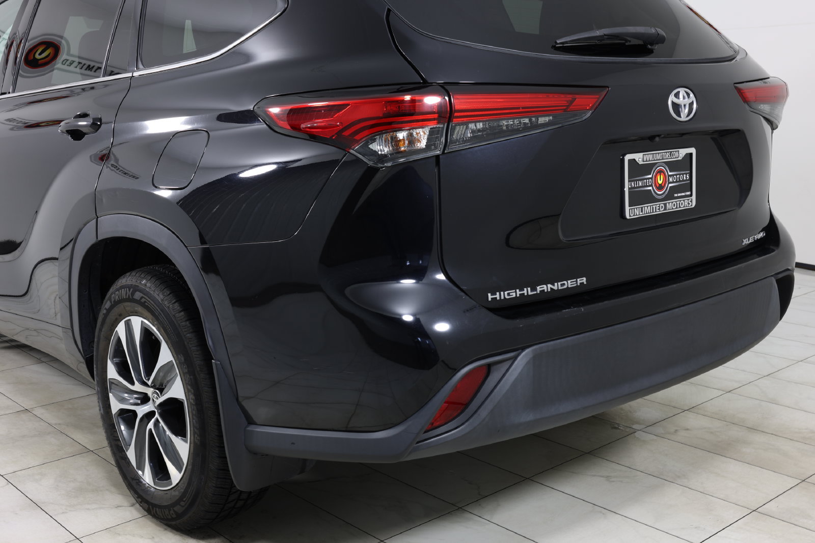 Used 2022 Toyota Highlander XLE AWD/4WD image 47