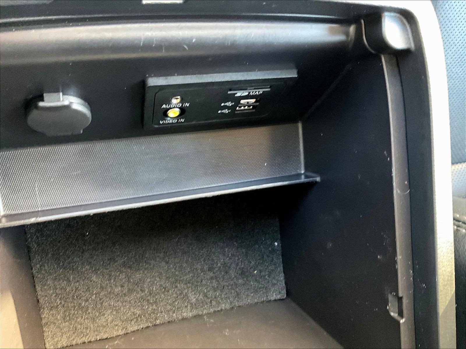 Used 2017 Nissan Pathfinder Platinum w/ Family Entertainment Package FWD image 18
