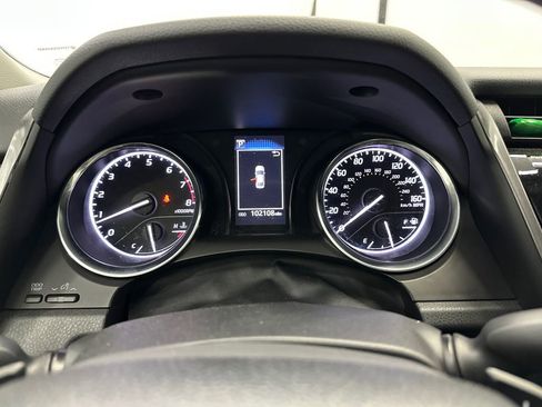 Used 2020 Toyota Camry SE image 26