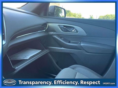 Used 2023 Chevrolet Traverse LT AWD/4WD image 35