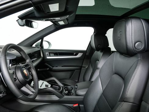 New 2026 Porsche Cayenne AWD/4WD image 5