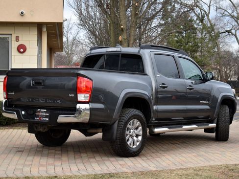 Used 2016 Toyota Tacoma SR5 image 13