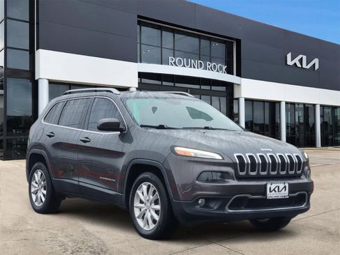 Used 2016 Jeep Cherokee Limited image 3