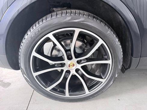 Used 2019 Porsche Cayenne S AWD/4WD image 4