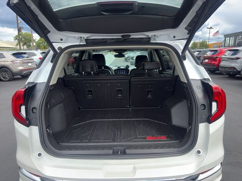 Used 2020 GMC Terrain Denali w/ Denali Premium Package AWD/4WD image 16