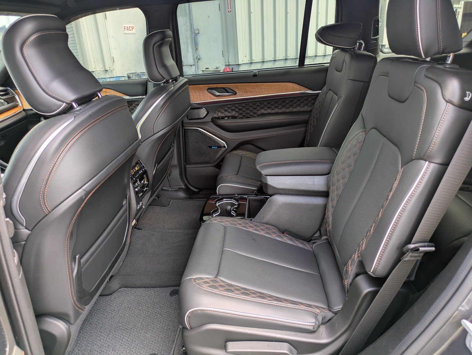 Used 2024 Jeep Grand Cherokee L Summit AWD/4WD image 12