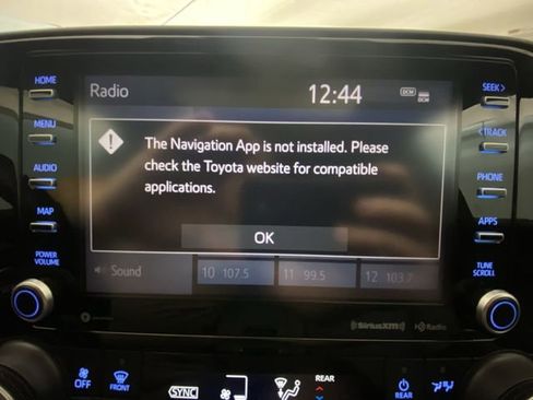 Used 2022 Toyota Highlander XLE image 18