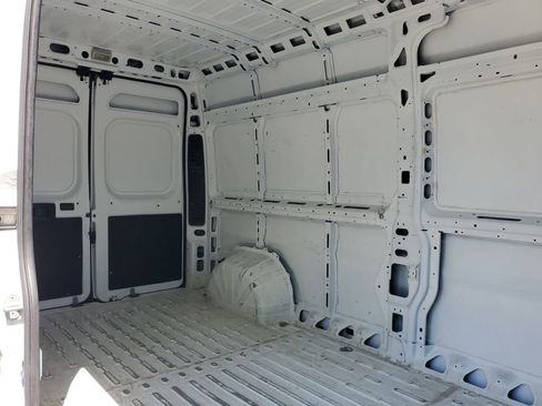 Used 2023 RAM ProMaster 2500 FWD image 12