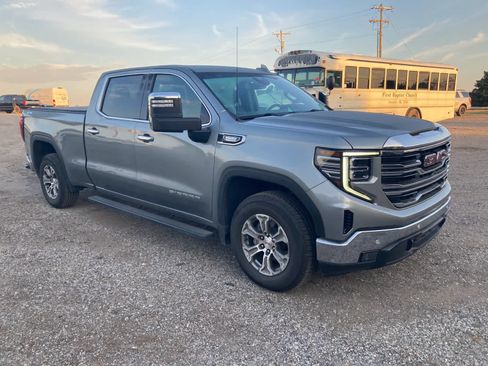 Used 2024 GMC Sierra 1500 SLT w/ SLT Convenience Package AWD/4WD image 10