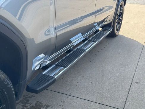 Used 2025 GMC Sierra 1500 SLT w/ SLT Premium Package image 12