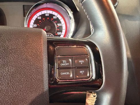 Used 2018 Dodge Grand Caravan SXT FWD image 15