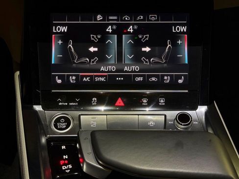 Certified 2023 Audi e-tron Premium Plus w/ Premium Plus Package AWD/4WD image 27