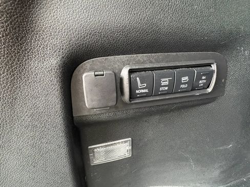 Used 2019 Ford Explorer Platinum AWD/4WD image 33