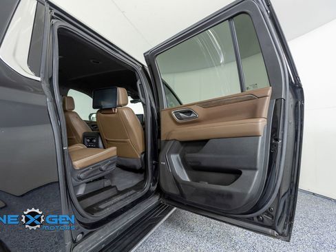 Used 2024 Chevrolet Suburban High Country w/ Advanced Technology Package image 35