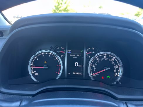 Used 2023 Toyota 4Runner Limited AWD/4WD image 25