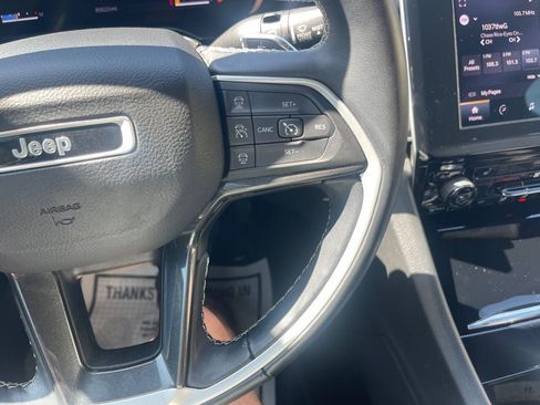 Used 2022 Jeep Grand Cherokee L Laredo RWD image 18