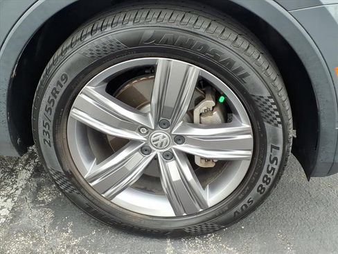Used 2021 Volkswagen Tiguan SEL FWD image 16