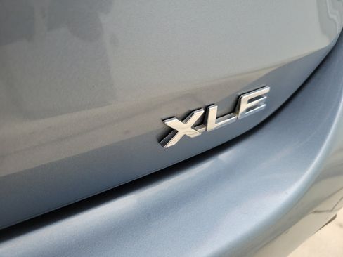 Used 2022 Toyota Highlander XLE FWD image 8