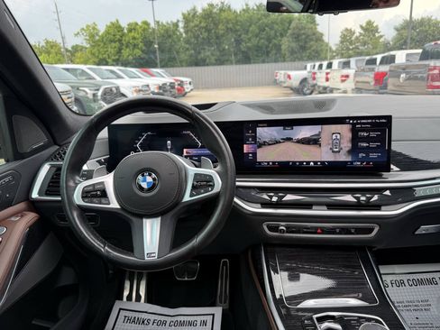 Used 2024 BMW X7 xDrive40i w/ M Sport Package AWD/4WD image 22