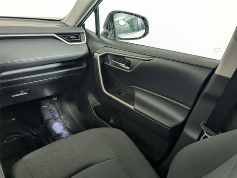Used 2023 Toyota RAV4 XLE AWD/4WD image 38