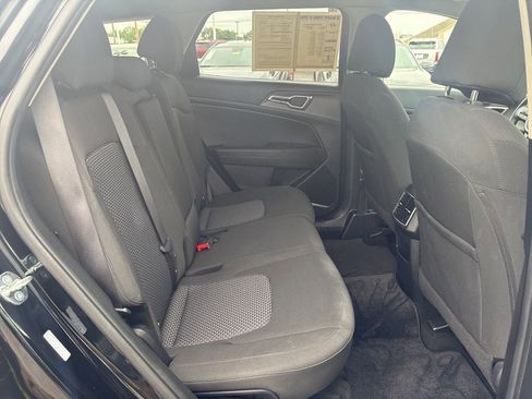 Used 2025 Kia Sportage LX AWD/4WD image 27
