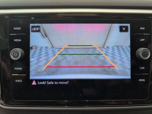 Used 2023 Volkswagen Atlas SEL image 33