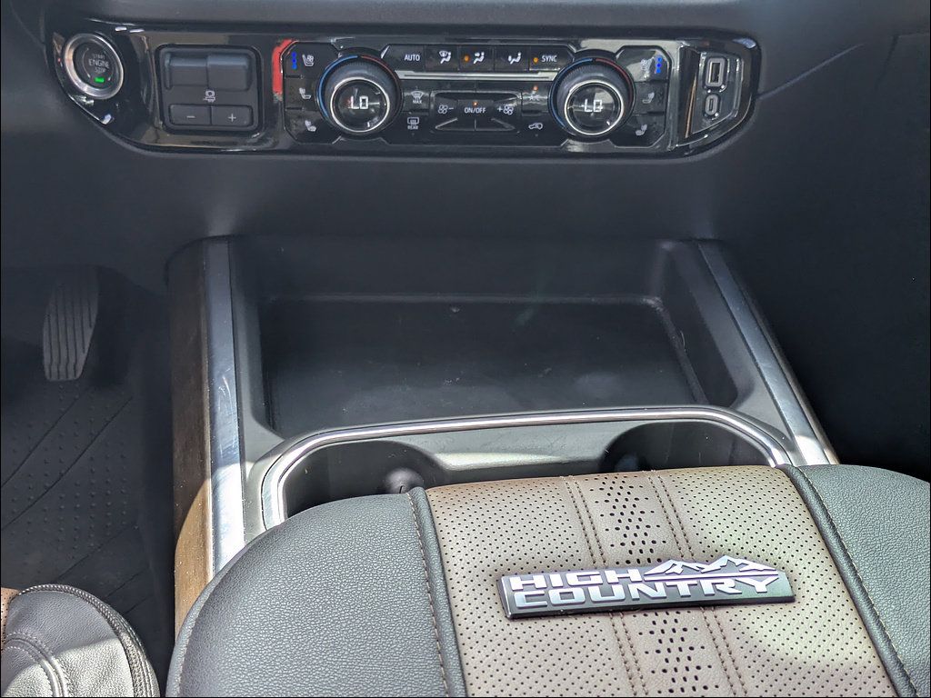Used 2025 Chevrolet Silverado 3500 High Country w/ Technology Package AWD/4WD image 28