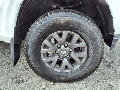 Used 2021 Toyota Tacoma SR5 w/ Technology Package image 22