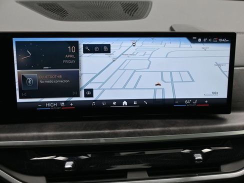 Used 2024 BMW X7 xDrive40i w/ M Sport Package image 14