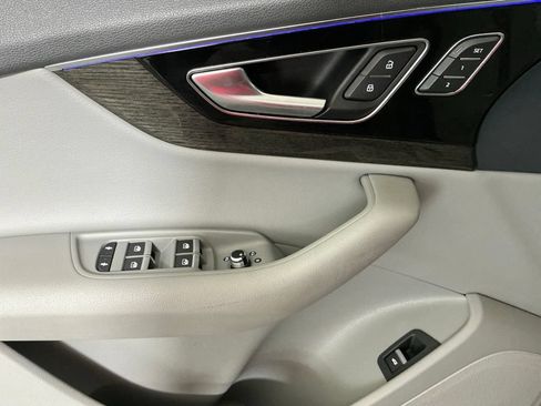 Used 2018 Audi Q7 3.0T Prestige w/ Prestige Package AWD/4WD image 19