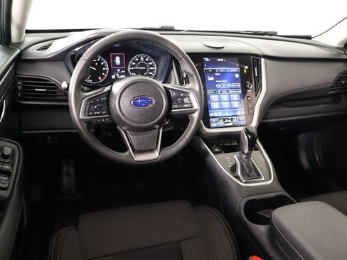 Used 2025 Subaru Outback Premium AWD/4WD image 2