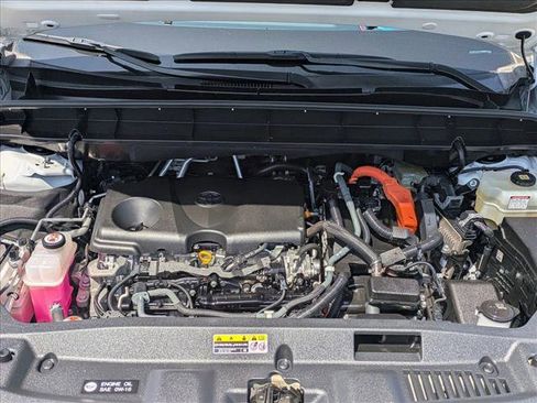 Used 2022 Toyota Highlander XLE AWD/4WD image 24