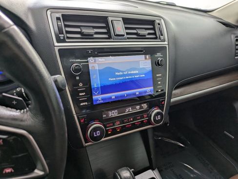 Used 2019 Subaru Outback 2.5i Touring image 11