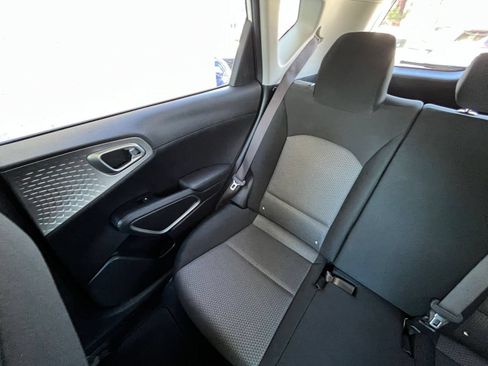 Used 2025 Kia Soul LX w/ LX Technology Package FWD image 37