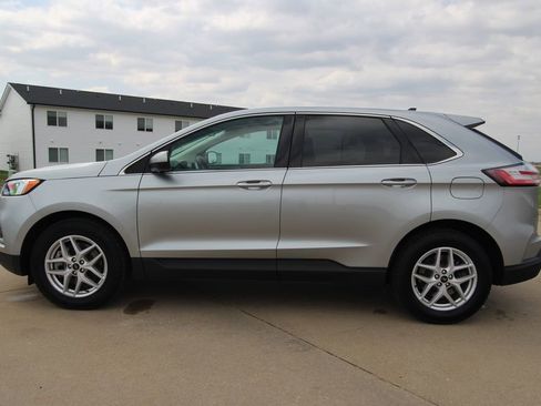 Used 2024 Ford Edge SEL image 15